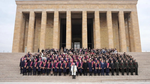 Gülhane'nin 126. kuruluş yıl dönümünde Rektör Prof. Dr. Kemalettin Aydın Anıtkabir'i ziyaret etti