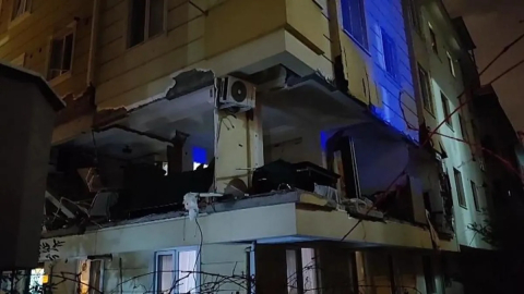 Ümraniye'de patlama: Evin duvarı yıkıldı, 1 kişi yaralandı