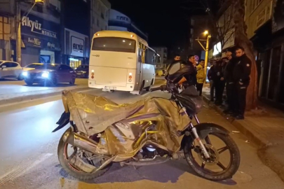 Bursa'da iki motosiklet böyle çarpıştı… 1'i hamile 2 yaralı