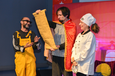 Bursa'da 'Kralın kayıp şapkası'nı çocuklar buldu!