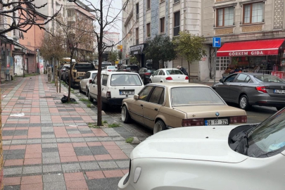 Film gibi olay: Kendi otomobilinin altında kalarak yaralandı