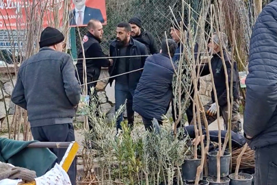 Bursa’da seyyar satıcılardan zabıtaya bıçaklı saldırı!