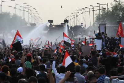 Bağdat’ta iç savaş: Protestocular güvenlik güçlerine ateş açtı!
