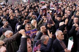 Pakistan'da Hameney'in öldürülmesi protestosu şiddete dönüştü: 25 ölü