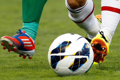 Savaş Katar'da futbolu durdurdu! Ligler süresiz ertelendi!