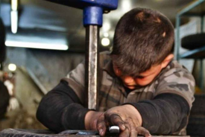 Çifte skandal: Hem ruhsatsız hem çocuk işçili!