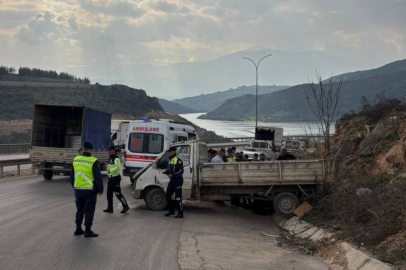 Kontrolünü kaybeden kamyonet..
