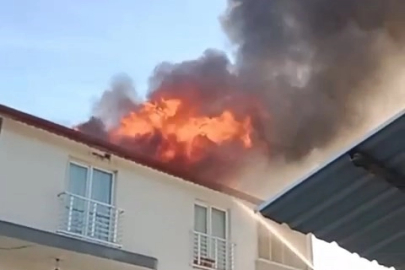 Evin çatısı küle döndü