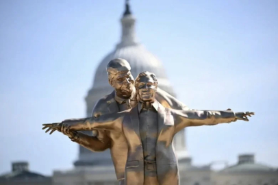 Trump ve Epstein "Titanic" sahnesinde!