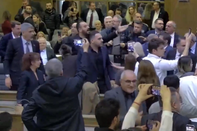 Bursa Büyükşehir Meclisi’nde başkanlar birbirine girdi!