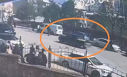 Balkondan düşen 3 yaşındaki çocuk, ağır yaralandı