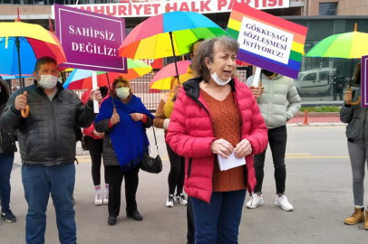 CHP’nin 2015 yılında LGBT’liler için verdiği kanun teklifi sosyal medyada gündem oldu