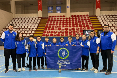 Bursa Büyükşehir Belediyespor Badmintoncuları Türkiye Şampiyonası’nda 5 Madalya Kazandı
