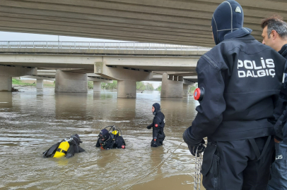 Yağmurla Kabaran Dere, Köprü Altından Geçmek İsteyen Yaşlı Adamı Yuttu