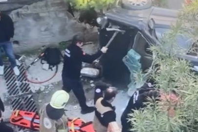 Bursa’da kaza yapan araç merdivenlerden yuvarlandı: 1 yaralı