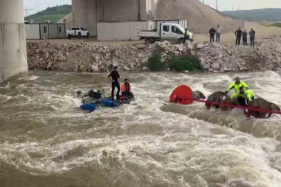 Dereyi traktörle geçmek isterken faciadan dönüldü: 10 işçi vinçle kurtarıldı
