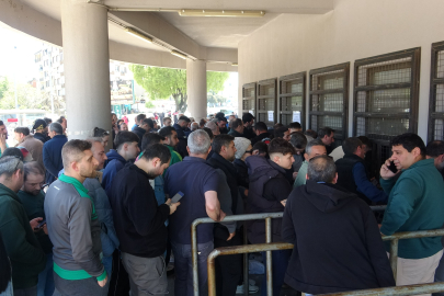 Bursaspor kombinelerine yoğun ilgi: Taraftar saatlerce bekledi