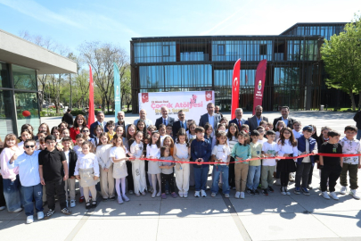 Minik Ressamların Büyük Sergisi Açıldı