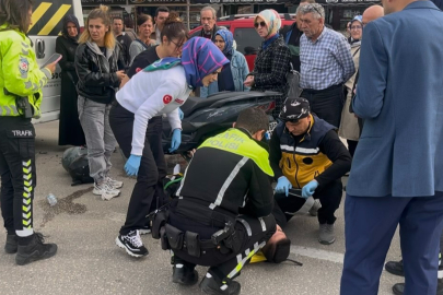 Servise Çarpan Motosiklet: 2 Yaralı