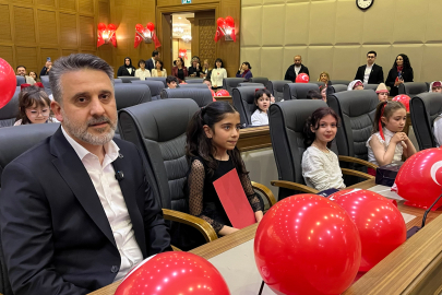 Bursa’da çocuklar yönetime geçti: Meclis koltuğu miniklere emanet!