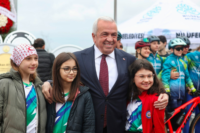 Nilüfer, 23 Nisan’ı Cumhuriyet Meydanı’nda coşkuyla kutladı!