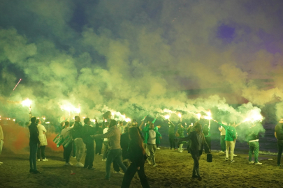 İznik sahilinde yeşil-beyaz şölen!