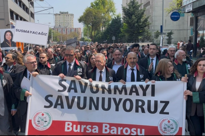 Bursa’da avukatlar genç meslektaşları için adalet yürüyüşünde buluştu!