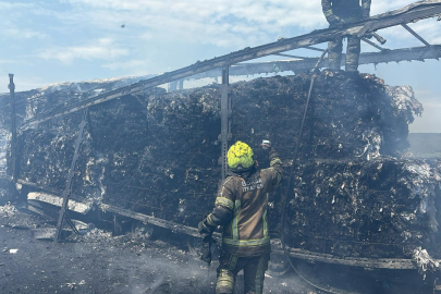 Bursa’da seyir halindeki tır alev alev yandı!
