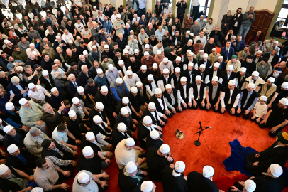 Emirsultan’da Erguvan Bayramı coşkusu