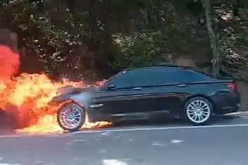 Seyir halindeki araç alev aldı!