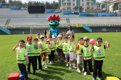 Spor Şenlikleri’nde sıra minik öğrencilerin!
