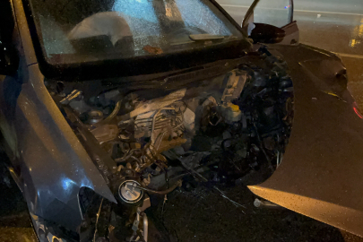 Kaza yaptı, motor yerinden çıktı!
