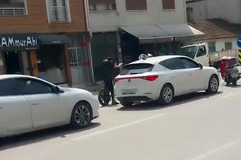Yol verme kavgasında tansiyon yükseldi!