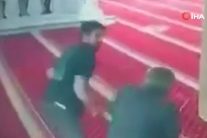 Bahçelievler’de cami görevlisine yumruklu saldırı kamerada!