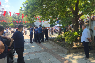 Bursa'da bıçaklı kavgada ortalık savaş alanına döndü!