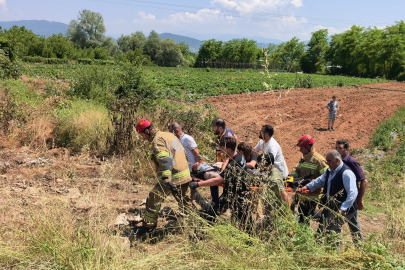 Bursa'da kontrolden çıkan traktör köprüden aşağı uçtu