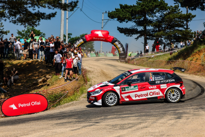 Bursa Rallisi'ni Kerem Kazaz kazandı