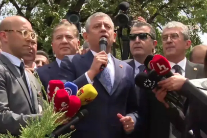 Özgür Özel TBMM’nin önünde seslendi: Yüreğim ağzımda izledim, siper oldunuz