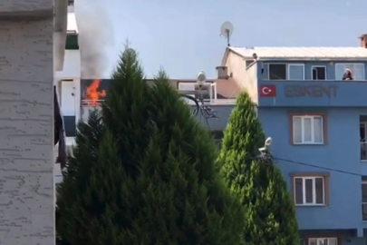 Bursa'da çatı yangını büyümeden söndürüldü
