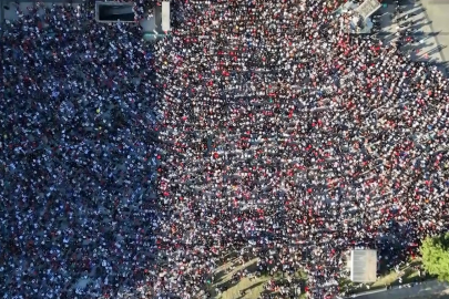 Bursa'da A Milli Takım coşkusu sokaklara taştı, 250 araçlık konvoy kenti turladı