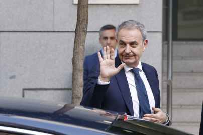 Eski İspanya Başbakanı Zapatero, yolsuzluk davasında hakim karşısında