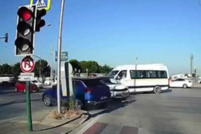 Bursa'da kırmızı ışık ihlali kazaya neden oldu