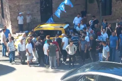 Bursa'da korku dolu anlar! Genç avukat taksinin altında kaldı
