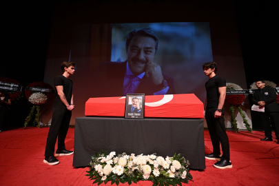 Kadir İnanır son yolculuğuna uğurlandı