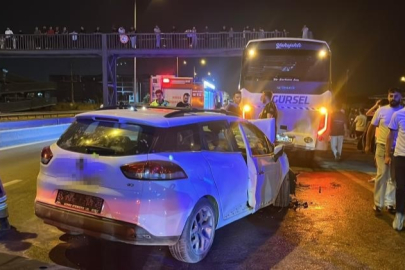 Bursa'da otomobil servise çarptı: Çok sayıda yaralı var...