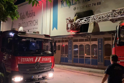 Bursa'da mobilya fabrikasında korkutan yangın