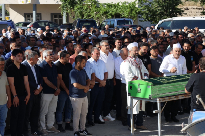 Almanya’dan memleketlerine giderken kazada ölen 3 kişi son yolculuğuna uğurlandı