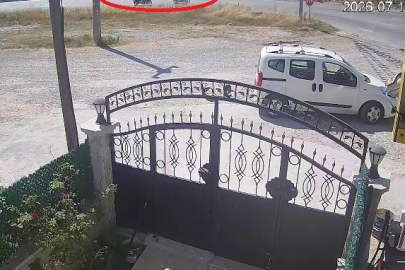 Yalova'da karı kocanın öldüğü kaza anı saniye saniye kameraya yansıdı