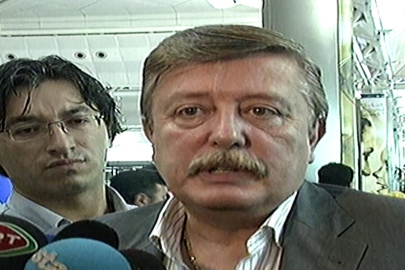 Eskişehir'de elini öptüğü yaşlı adamı dolandırdı