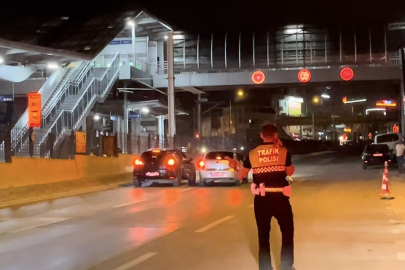 Bursa'da polisin gözü önünde trafiği tehlikeye attı!